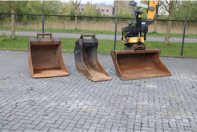 Гусеничный экскаватор Liebherr R914 COMPACT S | ROTOTILT | 3X BUCKET | DOZERBLADE: фото 11