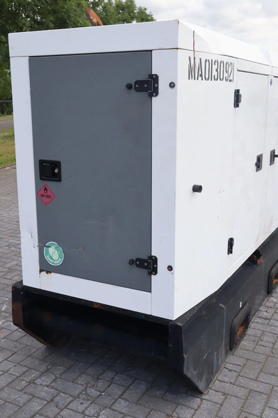 SDMO R90C3 | 90 KVA | 400 V - Электрогенератор: фото 4 SDMO R90C3 | 90 KVA | 400 V - Электрогенератор: фото 4