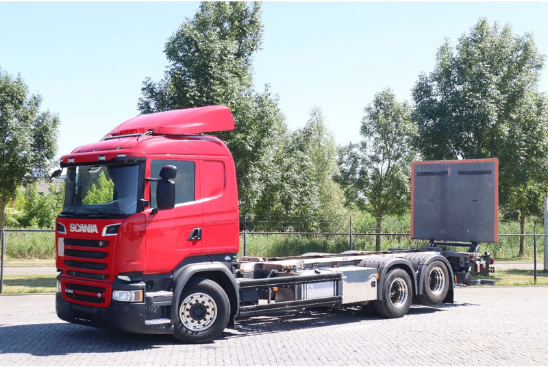 Scania R580 V8 | 6X2 | BDF | RETARDER | TAILLIFT | EURO 6 - Грузовик-контейнеровоз/ Сменный кузов: фото 1 Scania R580 V8 | 6X2 | BDF | RETARDER | TAILLIFT | EURO 6 - Грузовик-контейнеровоз/ Сменный кузов: фото 1