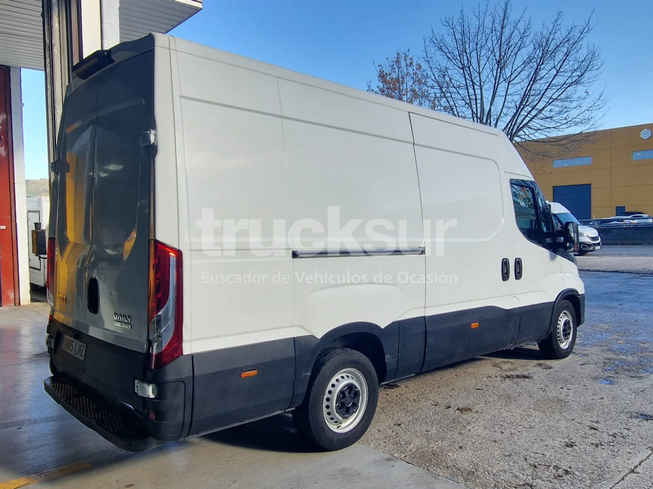 IVECO 35S14 12M3 - Фургон с закрытым кузовом: фото 3 IVECO 35S14 12M3 - Фургон с закрытым кузовом: фото 3