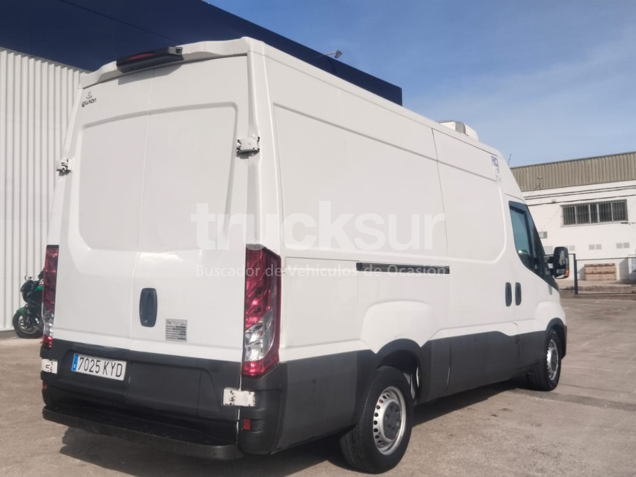 IVECO 35S16 12MS FRC-X - Фургон с закрытым кузовом: фото 4 IVECO 35S16 12MS FRC-X - Фургон с закрытым кузовом: фото 4