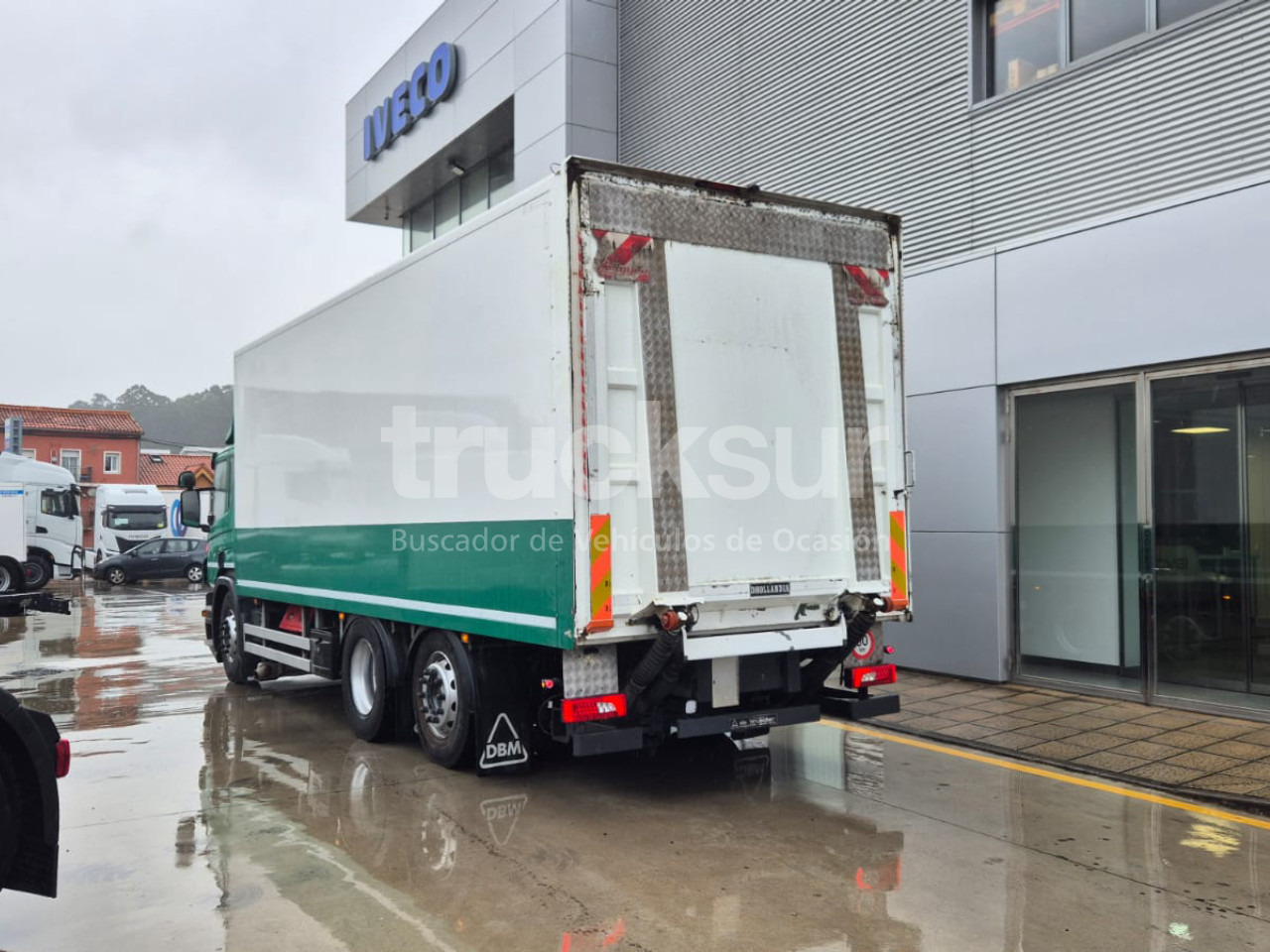 SCANIA P320.26 ejes 6x2*4 - Грузовик с закрытым кузовом: фото 4 SCANIA P320.26 ejes 6x2*4 - Грузовик с закрытым кузовом: фото 4