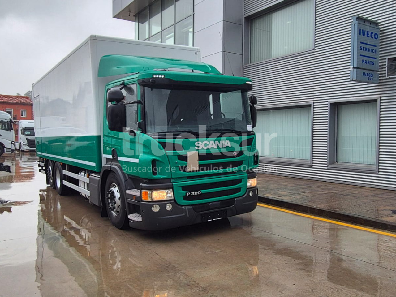 SCANIA P320.26 ejes 6x2*4 - Грузовик с закрытым кузовом: фото 2 SCANIA P320.26 ejes 6x2*4 - Грузовик с закрытым кузовом: фото 2