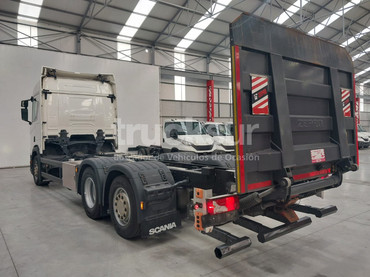 SCANIA R450.26 ejes 6x2*4 - Грузовик-шасси: фото 3 SCANIA R450.26 ejes 6x2*4 - Грузовик-шасси: фото 3