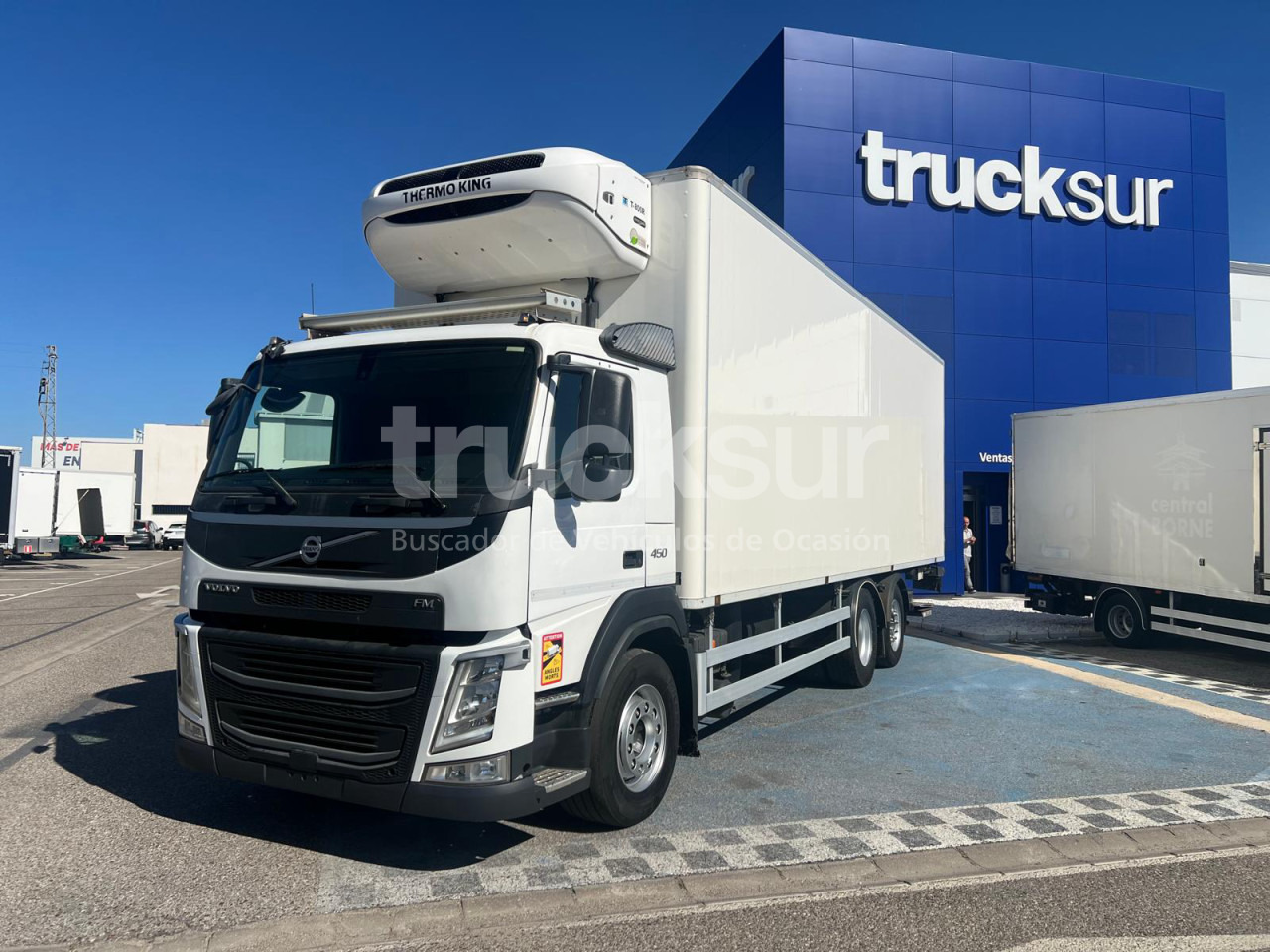 VOLVO FM450 ejes 6x2*4 - Рефрижератор: фото 1 VOLVO FM450 ejes 6x2*4 - Рефрижератор: фото 1