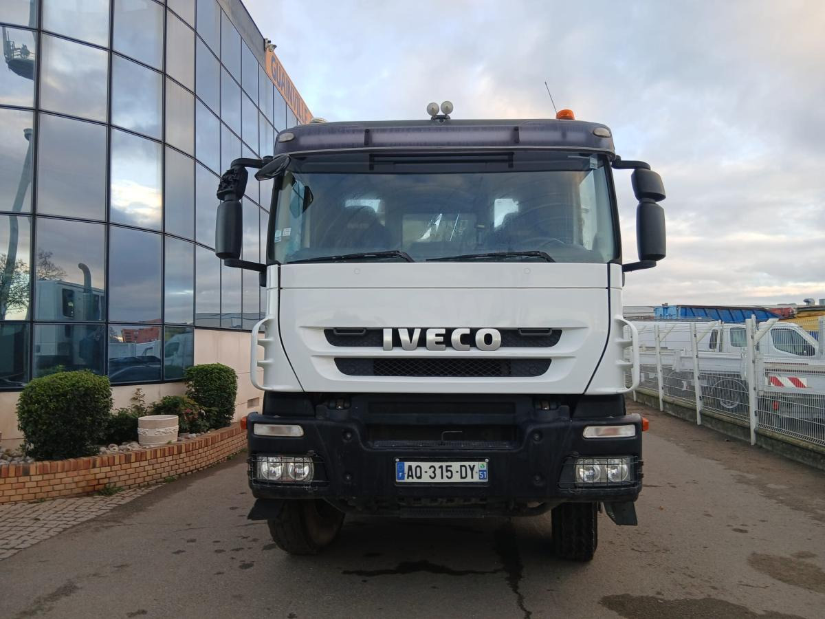 Iveco Trakker - Крюковой мультилифт: фото 2 Iveco Trakker - Крюковой мультилифт: фото 2