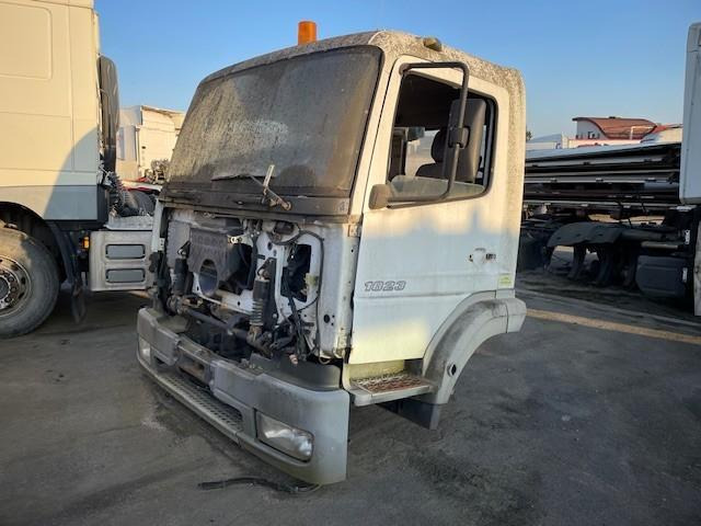 Mercedes ATEGO - Кабина для Грузовиков: фото 1 Mercedes ATEGO - Кабина для Грузовиков: фото 1