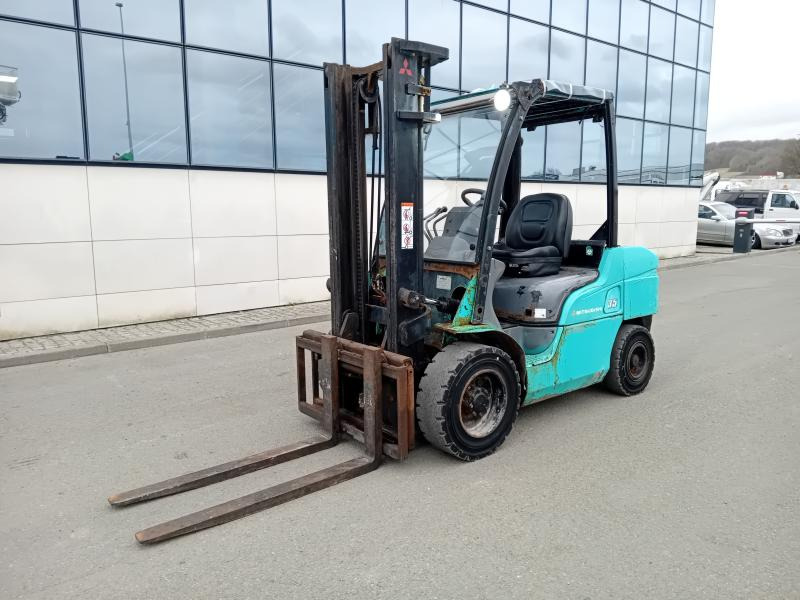 Mitsubishi FD35N - Дизельный погрузчик: фото 2 Mitsubishi FD35N - Дизельный погрузчик: фото 2