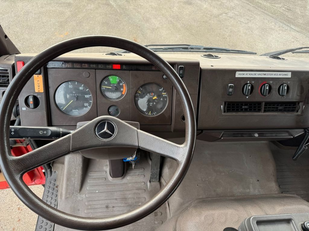 Грузовик Mercedes-Benz 1117 4x2 Fire truck - Feuerwehr - Tankspritze Mercedes-Benz 1117 4x2 Fire truck - Feuerwehr - Tankspritze: фото 5 Грузовик Mercedes-Benz 1117 4x2 Fire truck - Feuerwehr - Tankspritze Mercedes-Benz 1117 4x2 Fire truck - Feuerwehr - Tankspritze: фото 5