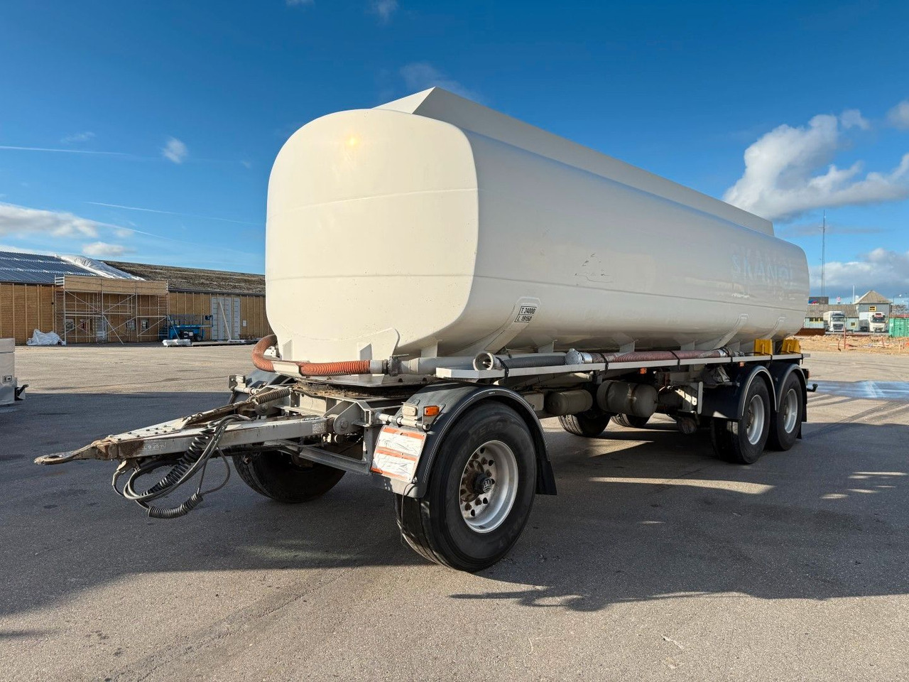 HMK Bilcon 27.000 l. ADR Tank 5 compartment - Прицеп-цистерна: фото 1 HMK Bilcon 27.000 l. ADR Tank 5 compartment - Прицеп-цистерна: фото 1