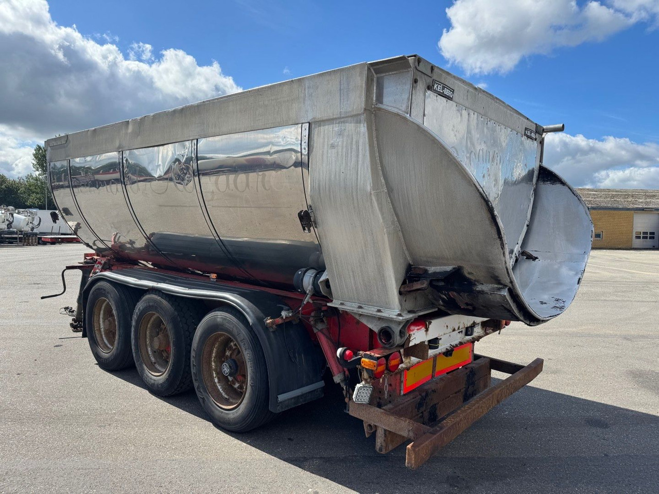 Kel-Berg 3 axle Asphalt tipper / Asphalt Kipper - Самосвальный прицеп: фото 5 Kel-Berg 3 axle Asphalt tipper / Asphalt Kipper - Самосвальный прицеп: фото 5
