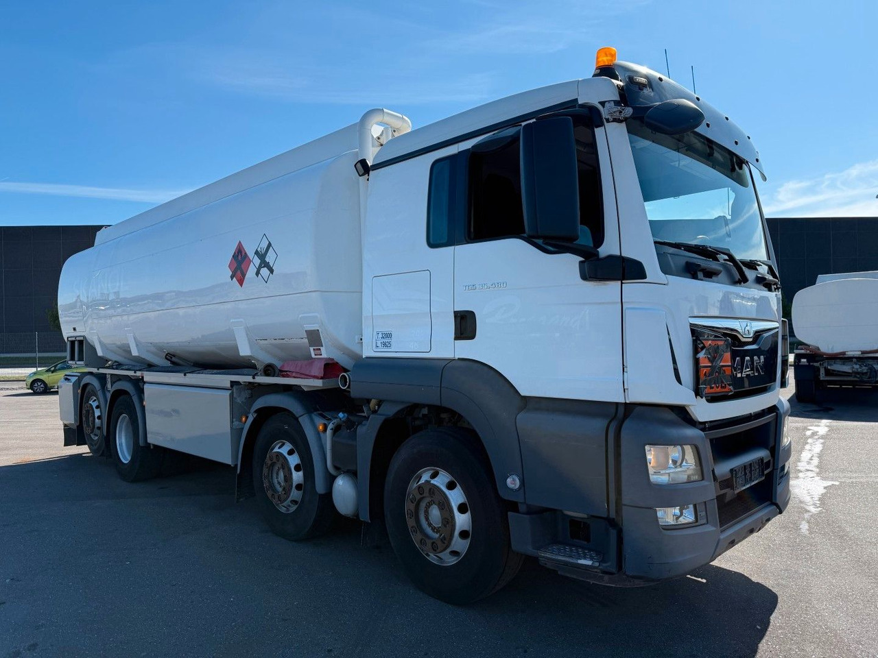 MAN TGS 35.480 8x2*6 23.000 l. ADR Euro 6 Tanktruck - Грузовик-цистерна: фото 2 MAN TGS 35.480 8x2*6 23.000 l. ADR Euro 6 Tanktruck - Грузовик-цистерна: фото 2