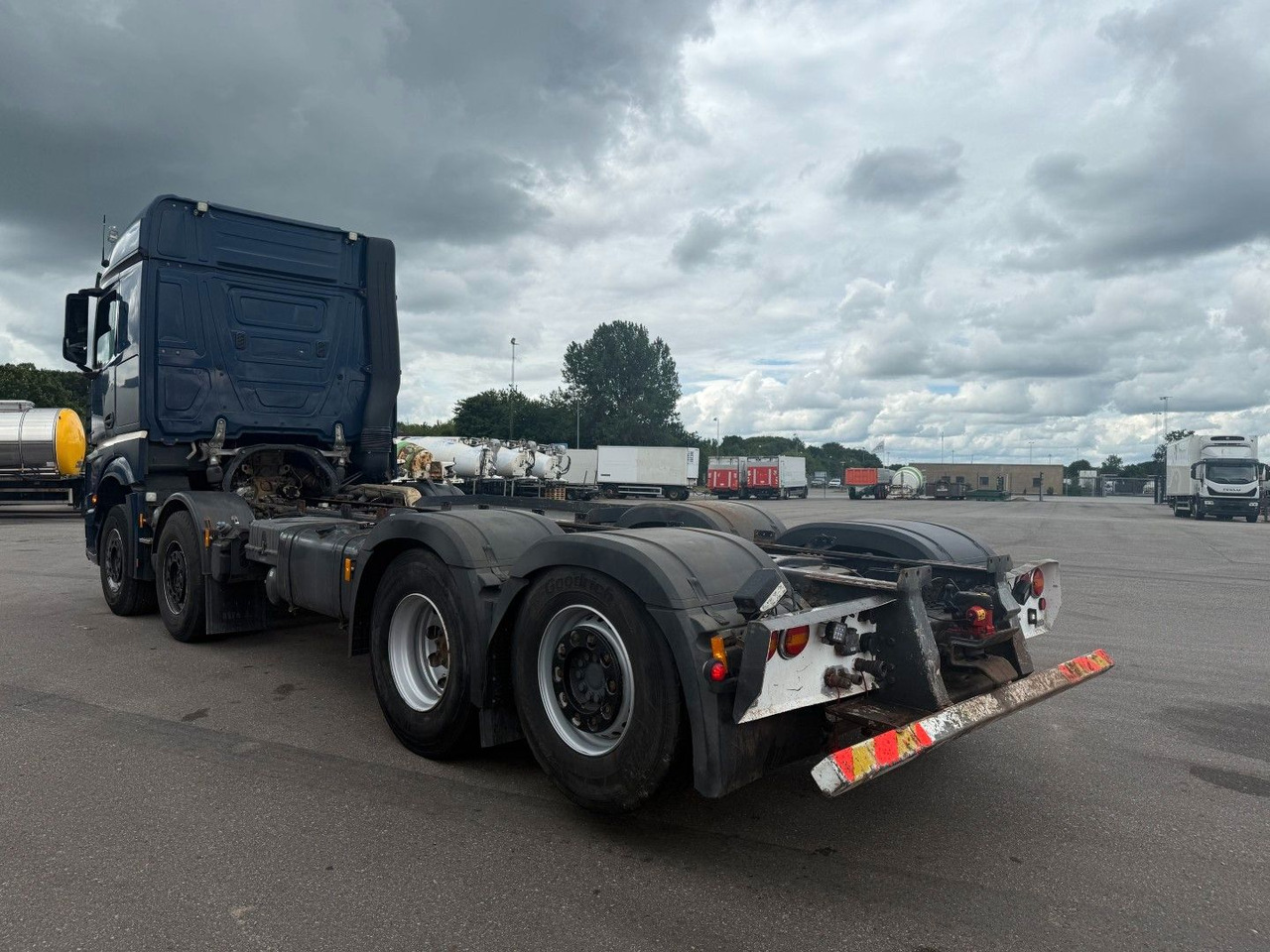 Mercedes-Benz Arocs 3253 8x26 Euro 6 Chassis / Fahrgestell - Грузовик-шасси: фото 4 Mercedes-Benz Arocs 3253 8x26 Euro 6 Chassis / Fahrgestell - Грузовик-шасси: фото 4