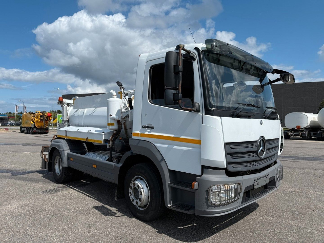 Mercedes-Benz Atego 1323 RHD Euro 6 Hvidtved Larsen Cityflex - Ассенизатор: фото 1 Mercedes-Benz Atego 1323 RHD Euro 6 Hvidtved Larsen Cityflex - Ассенизатор: фото 1