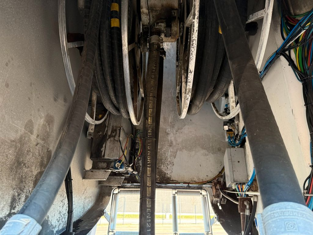 Грузовик-цистерна Volvo FM460 8x2*6 24.000 l. ADR Tank: фото 10 Грузовик-цистерна Volvo FM460 8x2*6 24.000 l. ADR Tank: фото 10