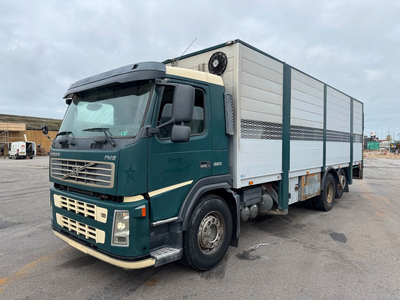 Volvo FM9 380 6x2*4 Tiertransporter / Livestock - Коневоз: фото 1 Volvo FM9 380 6x2*4 Tiertransporter / Livestock - Коневоз: фото 1