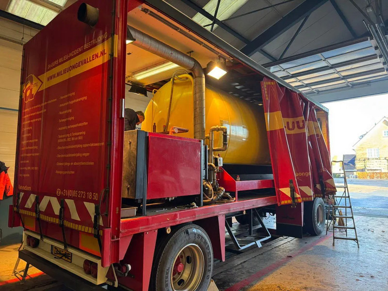 Groenewegen 2 ass schamel aanhanger met schuifzeilen opbouw en heet water installatie - Прицеп: фото 3 Groenewegen 2 ass schamel aanhanger met schuifzeilen opbouw en heet water installatie - Прицеп: фото 3