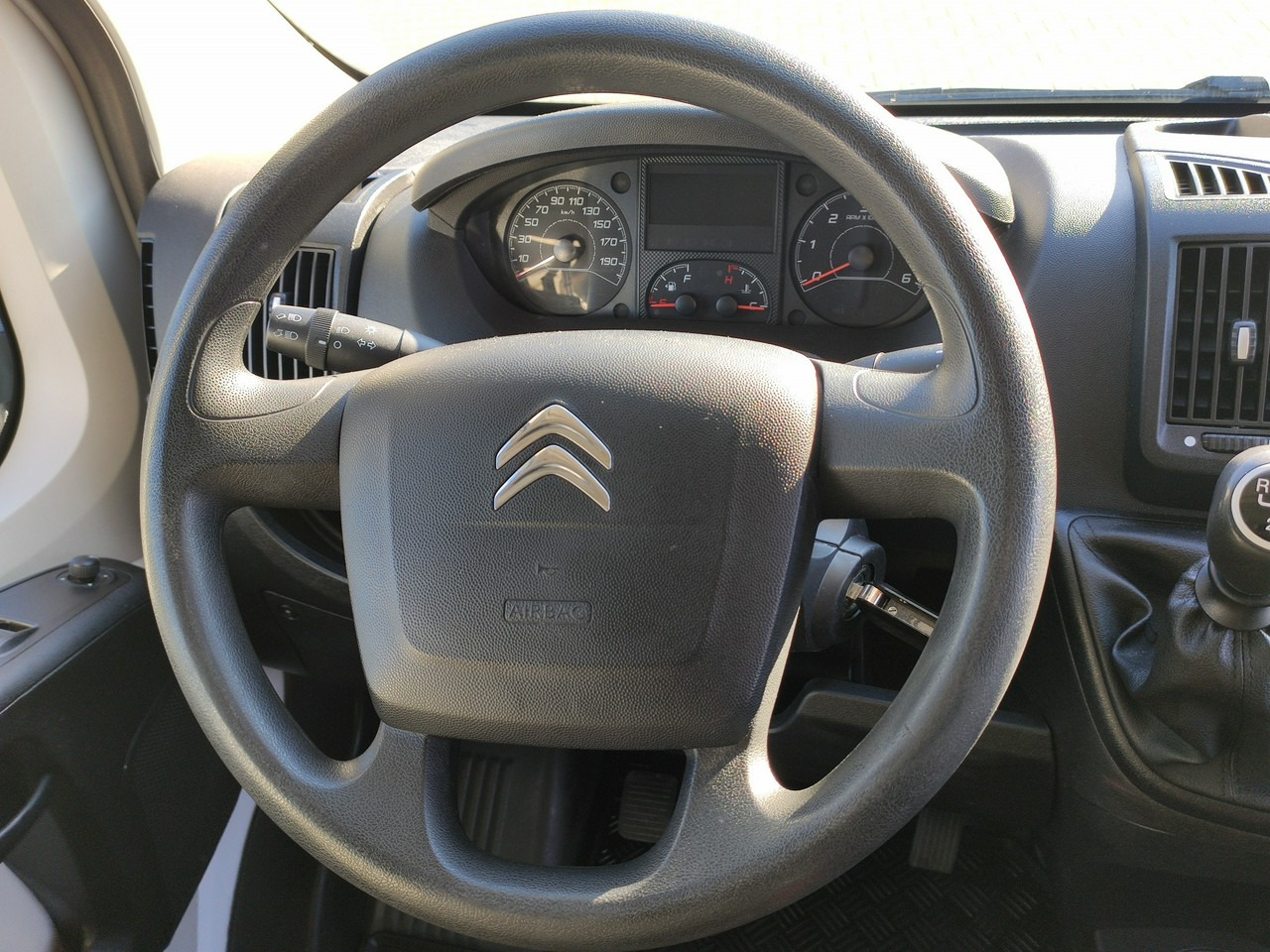 Цельнометаллический фургон Citroen Jumper: фото 16 Цельнометаллический фургон Citroen Jumper: фото 16