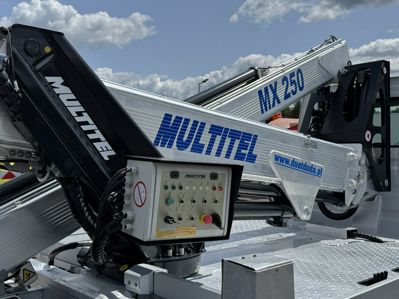 Грузовик с подъемником Iveco Daily 35S14: фото 17