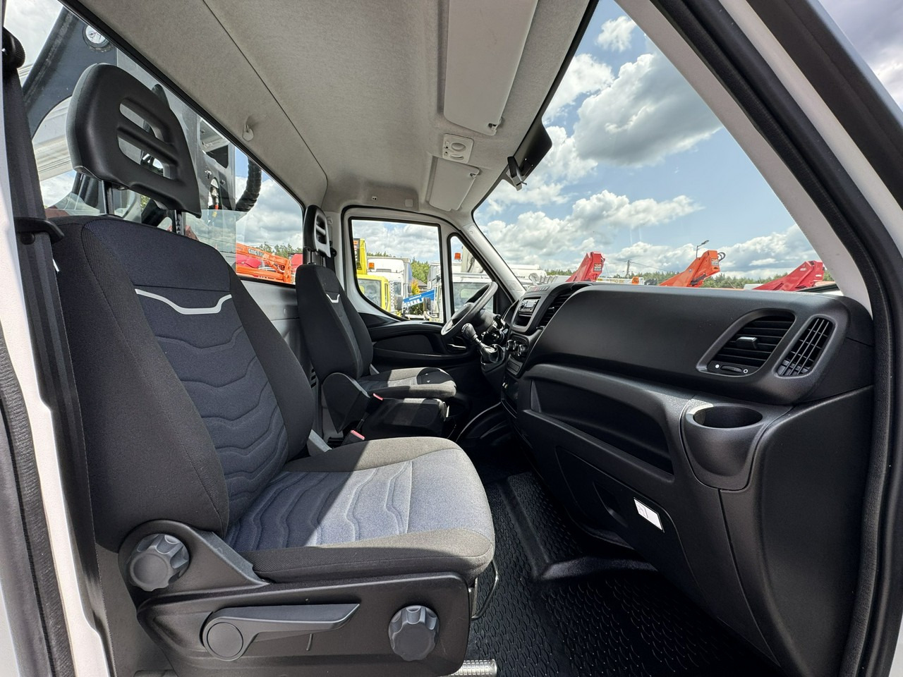 Iveco Daily 35S14 в лизинг Iveco Daily 35S14: фото 30