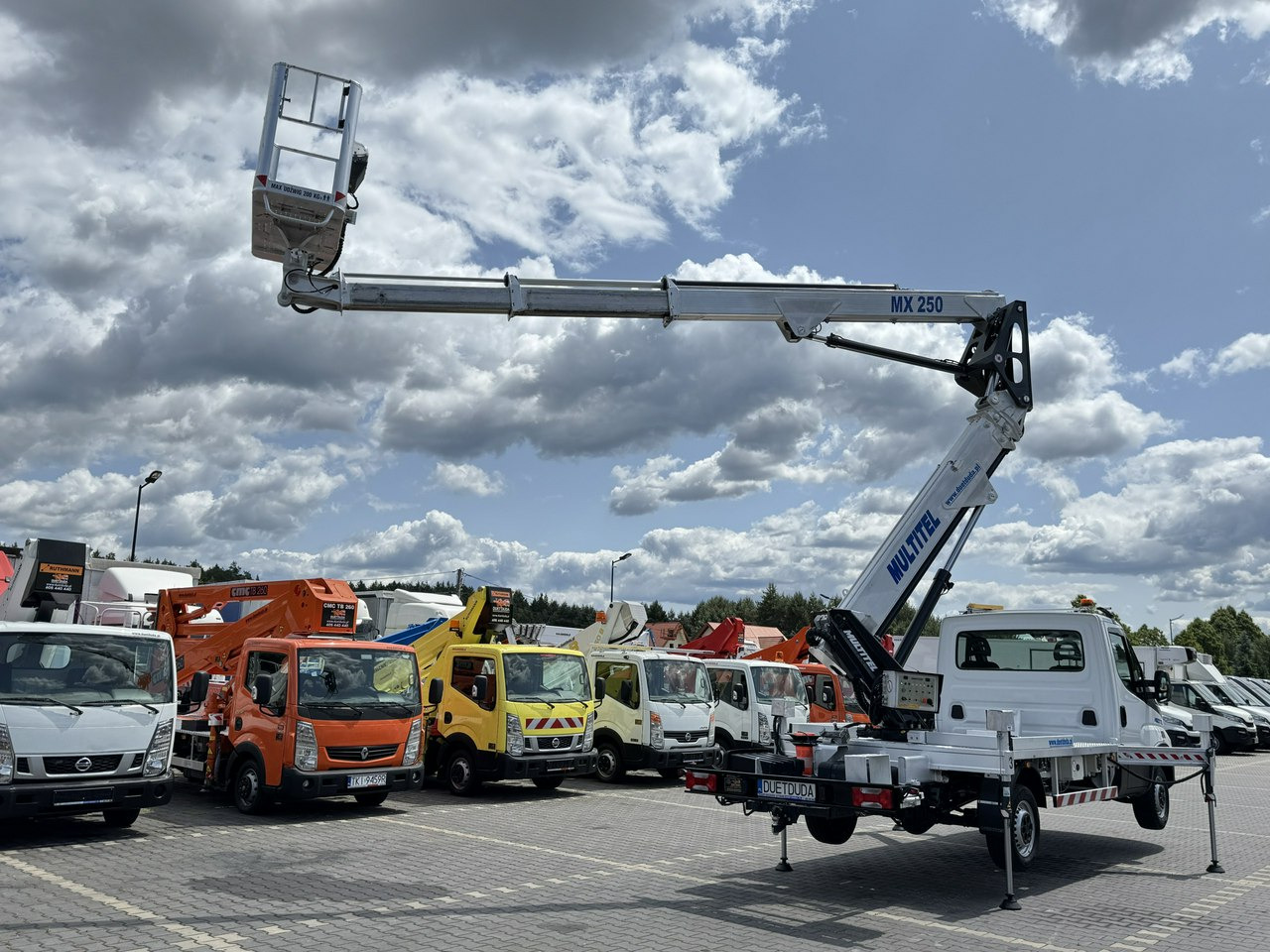 Грузовик с подъемником Iveco Daily 35S14: фото 22