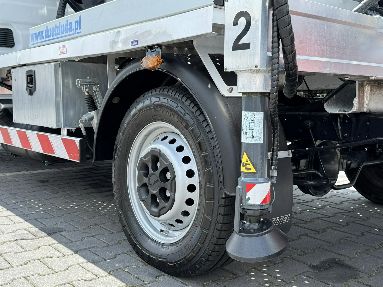 Грузовик с подъемником Iveco Daily 35S14: фото 20