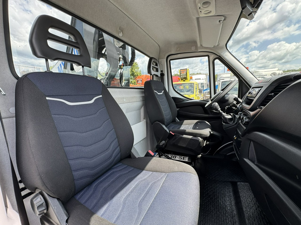 Грузовик с подъемником Iveco Daily 35S14: фото 31