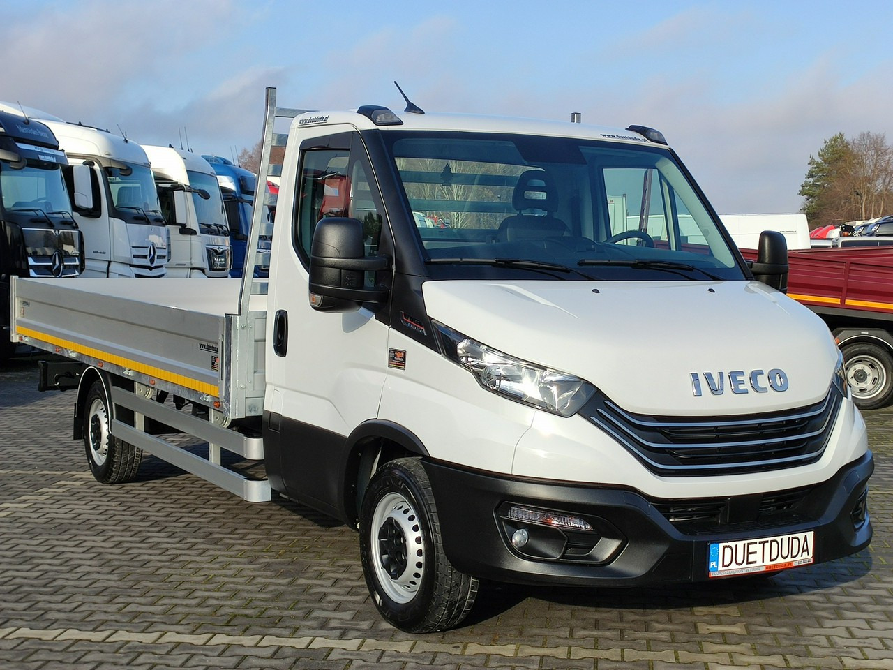 Iveco Daily 35S16 V - Малотоннажный бортовой грузовик: фото 4 Iveco Daily 35S16 V - Малотоннажный бортовой грузовик: фото 4