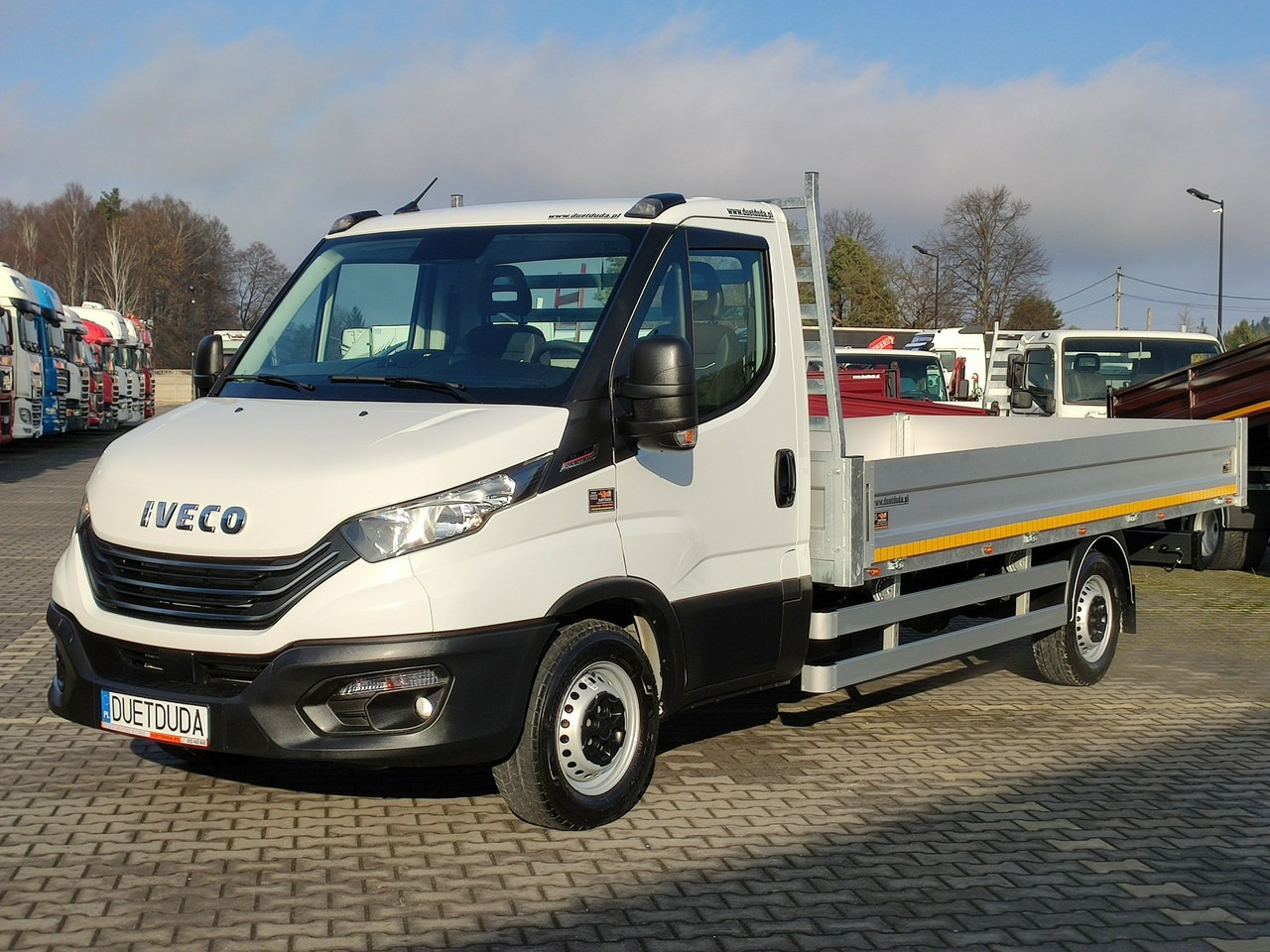 Iveco Daily 35S16 V - Малотоннажный бортовой грузовик: фото 2 Iveco Daily 35S16 V - Малотоннажный бортовой грузовик: фото 2