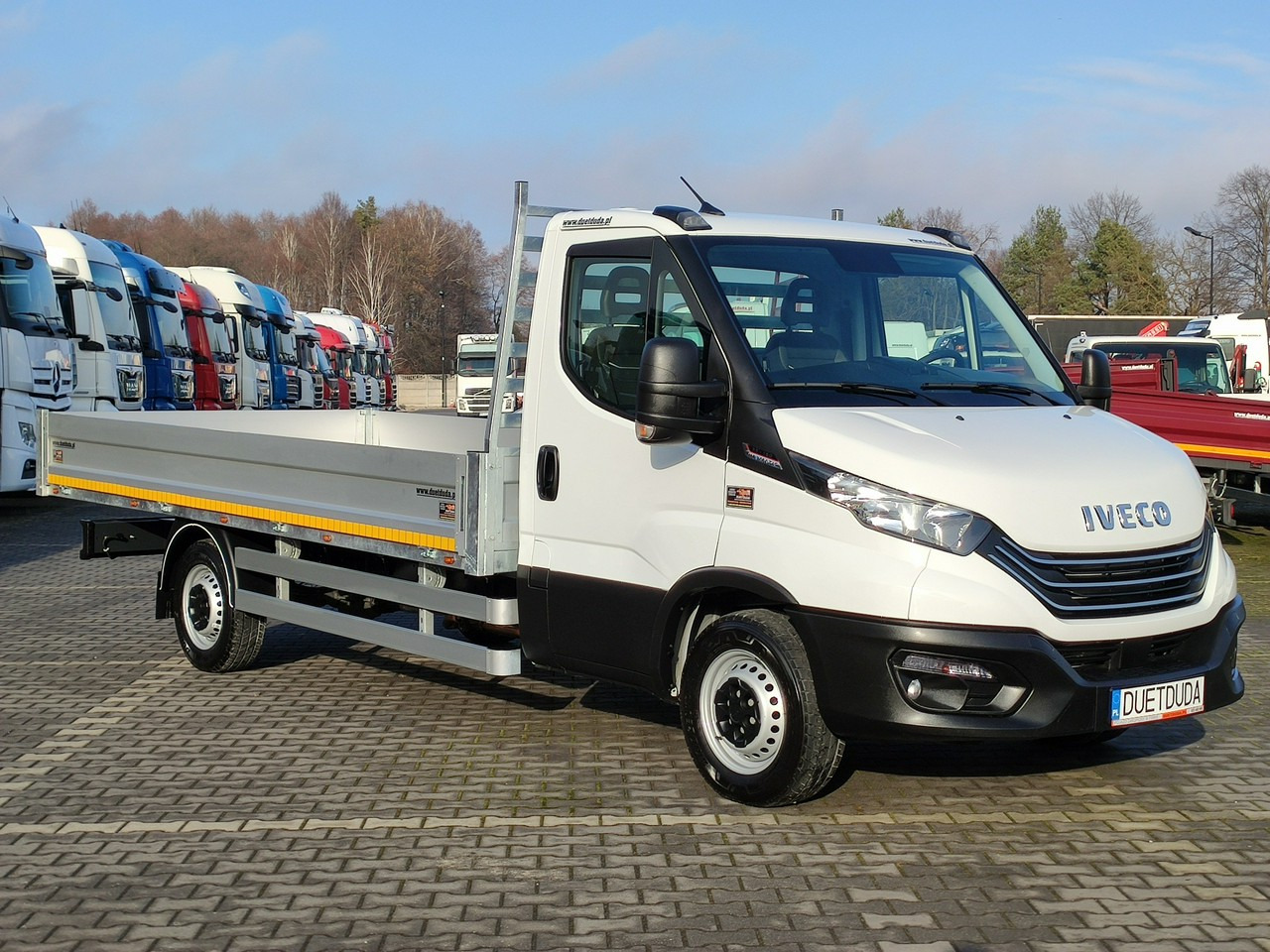 Iveco Daily 35S16 V - Малотоннажный бортовой грузовик: фото 1 Iveco Daily 35S16 V - Малотоннажный бортовой грузовик: фото 1