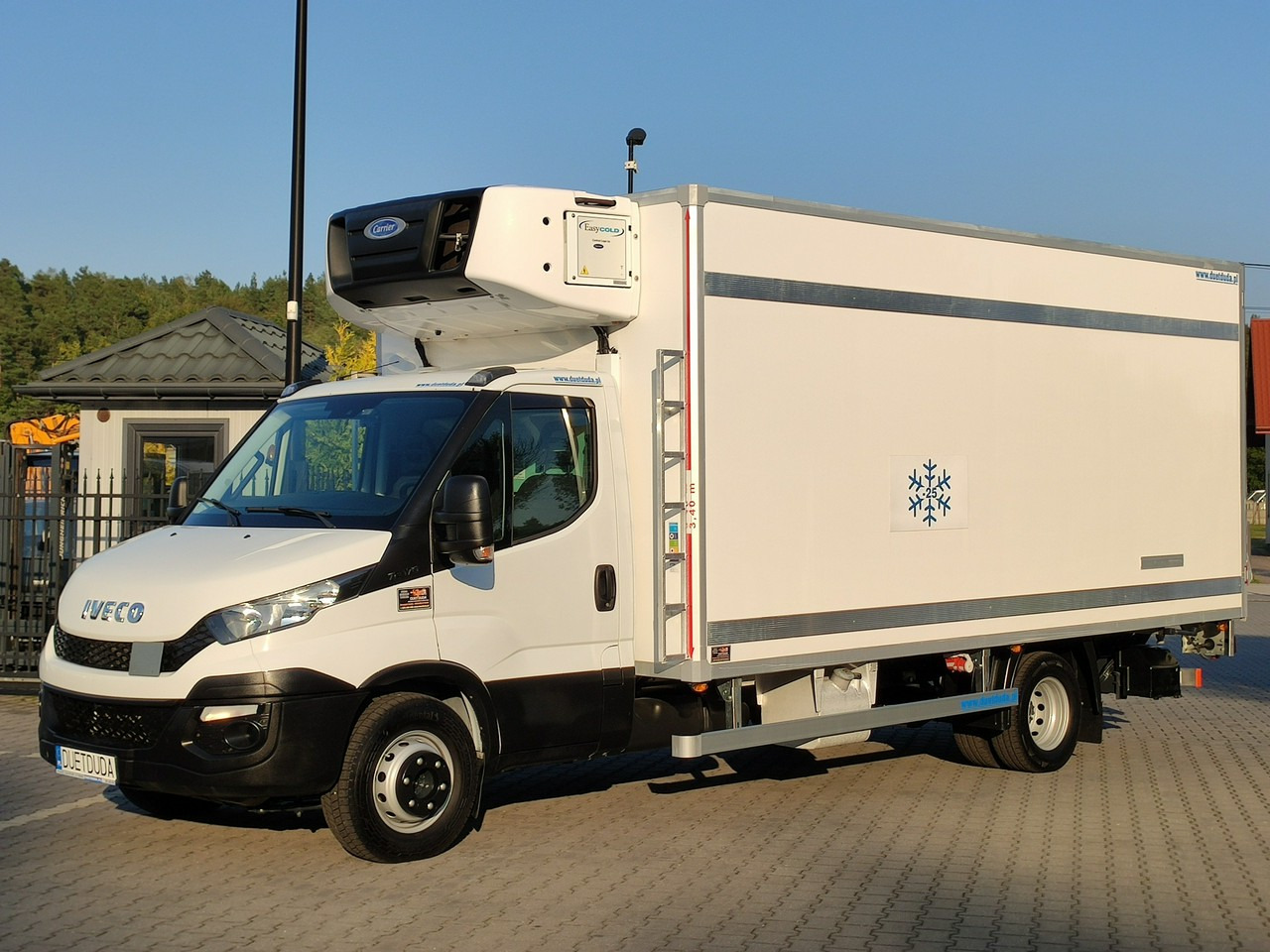 Iveco Daily 70C17 Mroźnia Ściana Grodziowa Multitemperatura - Фургон-рефрижератор: фото 4 Iveco Daily 70C17 Mroźnia Ściana Grodziowa Multitemperatura - Фургон-рефрижератор: фото 4