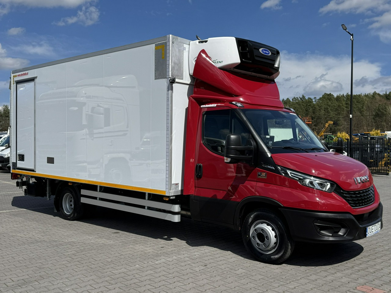 Iveco Daily 72C21 Mroźnia HI-MATIC Ściana Grodziowa Multitemperatura - Фургон-рефрижератор: фото 2 Iveco Daily 72C21 Mroźnia HI-MATIC Ściana Grodziowa Multitemperatura - Фургон-рефрижератор: фото 2