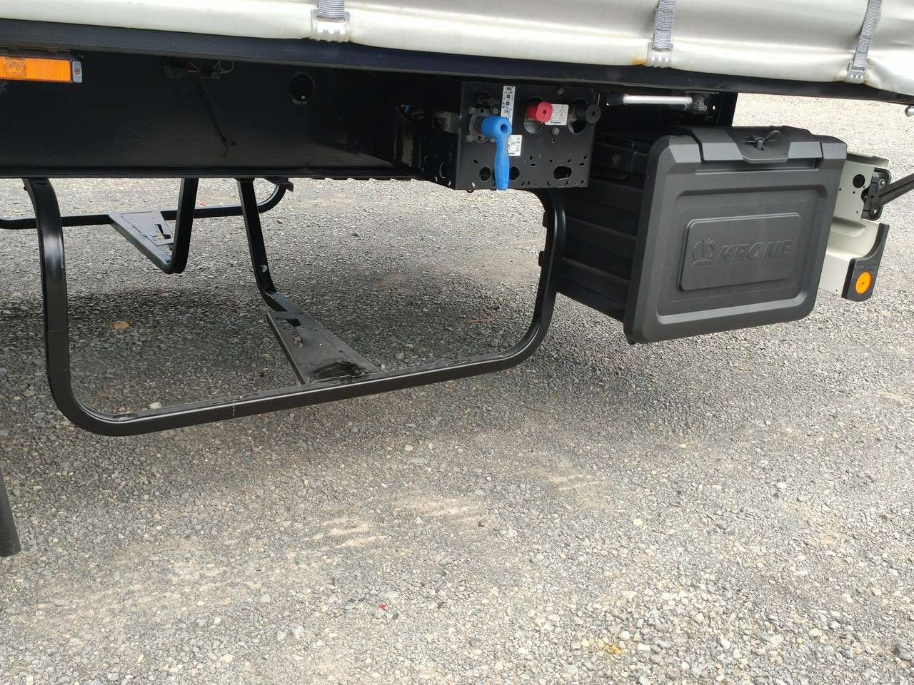 Тентованный полуприцеп Krone Standard OŚ Podnoszona SAF 2017r: фото 19