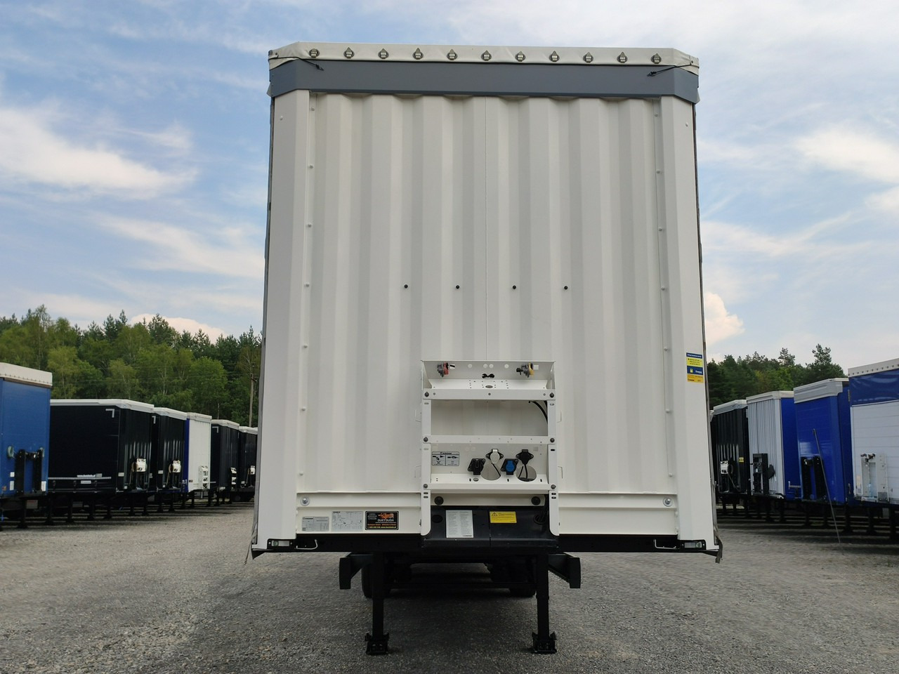 Тентованный полуприцеп Krone Standard OŚ Podnoszona SAF 2017r: фото 37