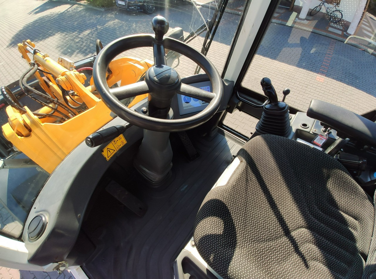 Компактный фронтальный погрузчик Liebherr L 506 STEREO Szybkozłącze / Łyżka Krokodyl + Widły Waga 6300kg: фото 24 Компактный фронтальный погрузчик Liebherr L 506 STEREO Szybkozłącze / Łyżka Krokodyl + Widły Waga 6300kg: фото 24