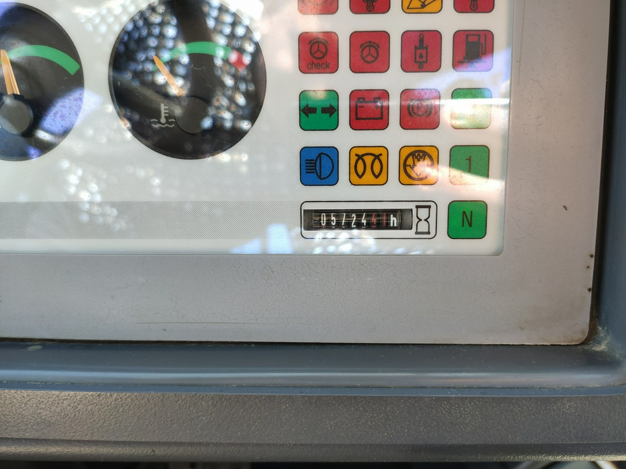 Компактный фронтальный погрузчик Liebherr L 506 STEREO Szybkozłącze / Łyżka Krokodyl + Widły Waga 6300kg: фото 26 Компактный фронтальный погрузчик Liebherr L 506 STEREO Szybkozłącze / Łyżka Krokodyl + Widły Waga 6300kg: фото 26