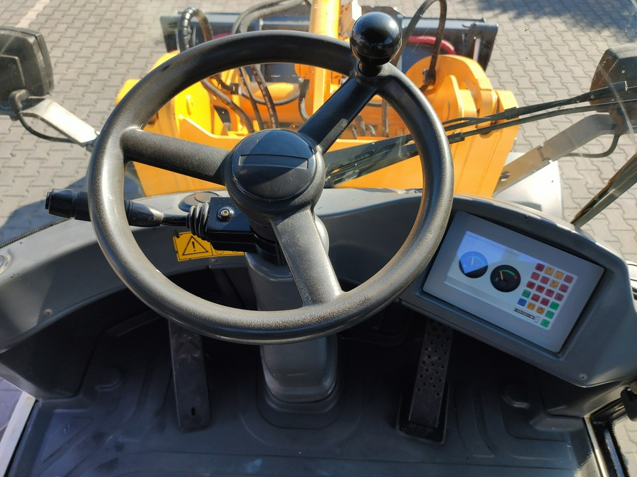 Компактный фронтальный погрузчик Liebherr L 506 STEREO Szybkozłącze / Łyżka Krokodyl + Widły Waga 6300kg: фото 25 Компактный фронтальный погрузчик Liebherr L 506 STEREO Szybkozłącze / Łyżka Krokodyl + Widły Waga 6300kg: фото 25