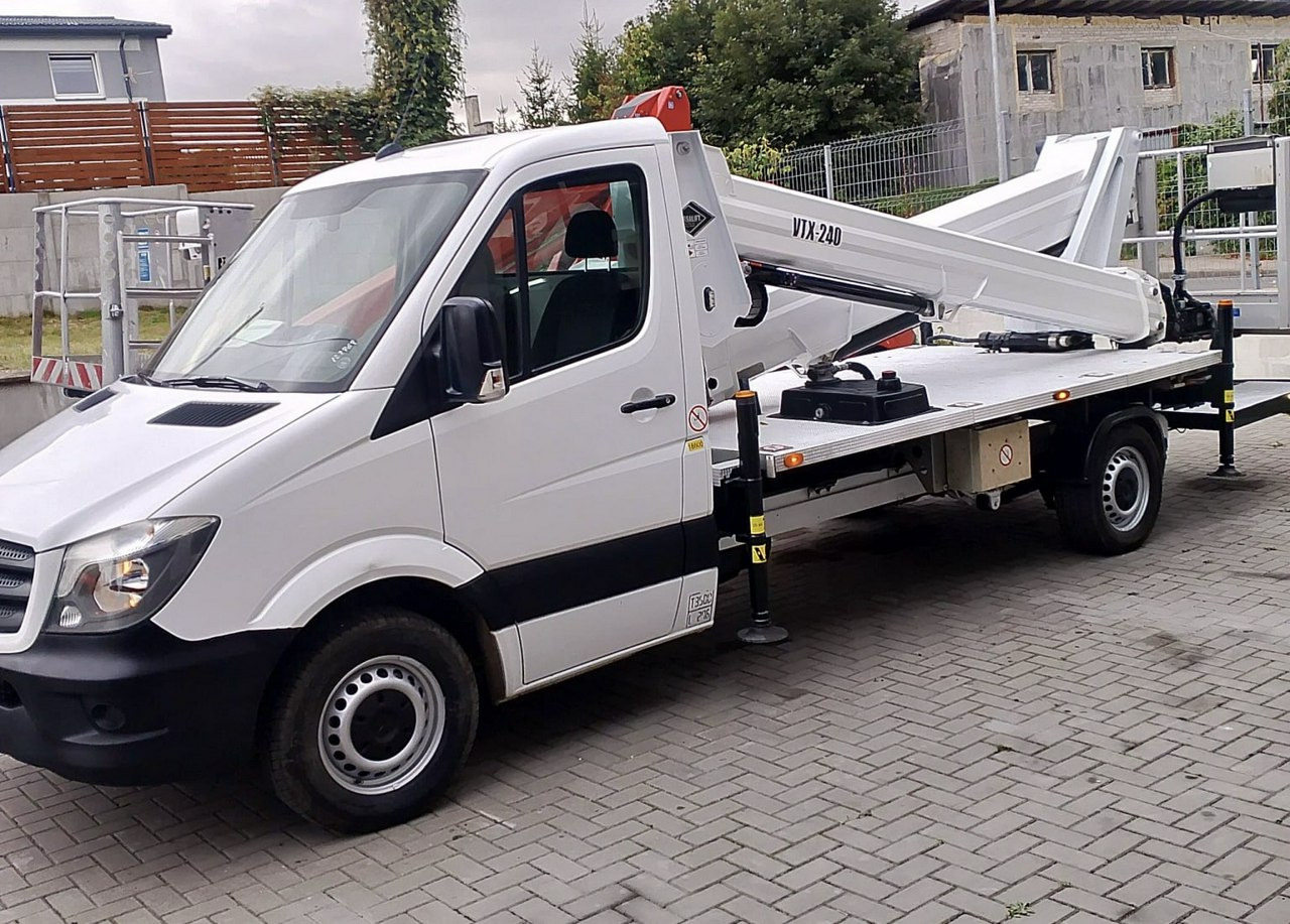Mercedes Sprinter Zwyżka Podnośnik Koszowy VERSALIFT VTX-240 UDT - Грузовик с подъемником: фото 1 Mercedes Sprinter Zwyżka Podnośnik Koszowy VERSALIFT VTX-240 UDT - Грузовик с подъемником: фото 1