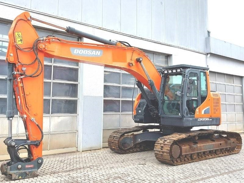 Doosan DX 235 LCR-5 - Гусеничный экскаватор: фото 2 Doosan DX 235 LCR-5 - Гусеничный экскаватор: фото 2