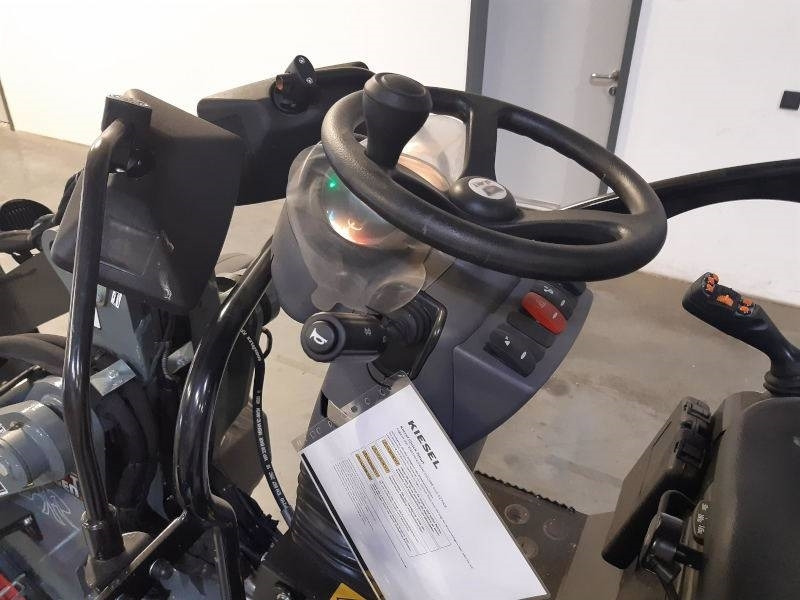 Giant G 2200 E X-Tra Elektro / electric - Мини-погрузчик с бортовым поворотом: фото 5 Giant G 2200 E X-Tra Elektro / electric - Мини-погрузчик с бортовым поворотом: фото 5