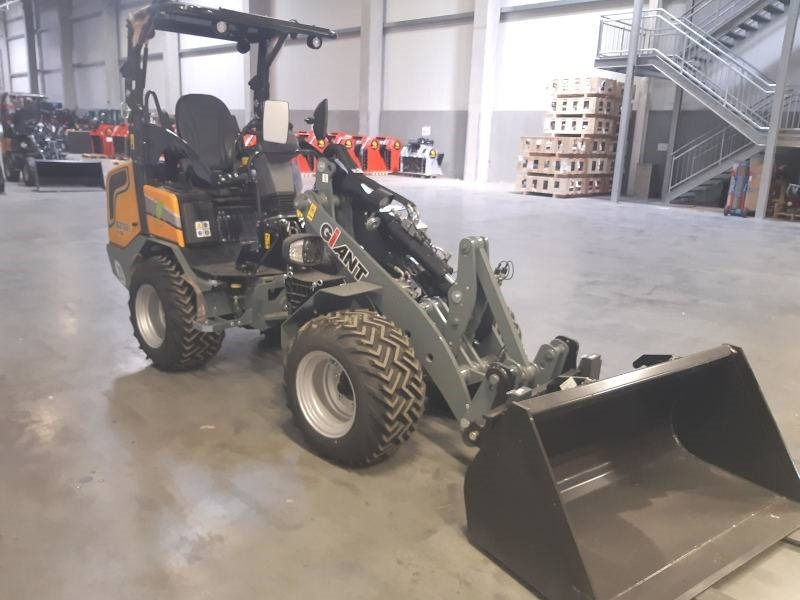 Giant G 2700 E X-Tra Elektro / electric - Мини-погрузчик с бортовым поворотом: фото 4 Giant G 2700 E X-Tra Elektro / electric - Мини-погрузчик с бортовым поворотом: фото 4