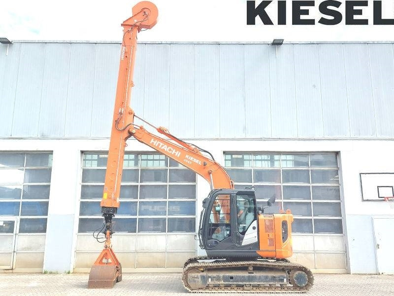 Hitachi ZX 135 US-6 Teledipper - Гусеничный экскаватор: фото 1 Hitachi ZX 135 US-6 Teledipper - Гусеничный экскаватор: фото 1