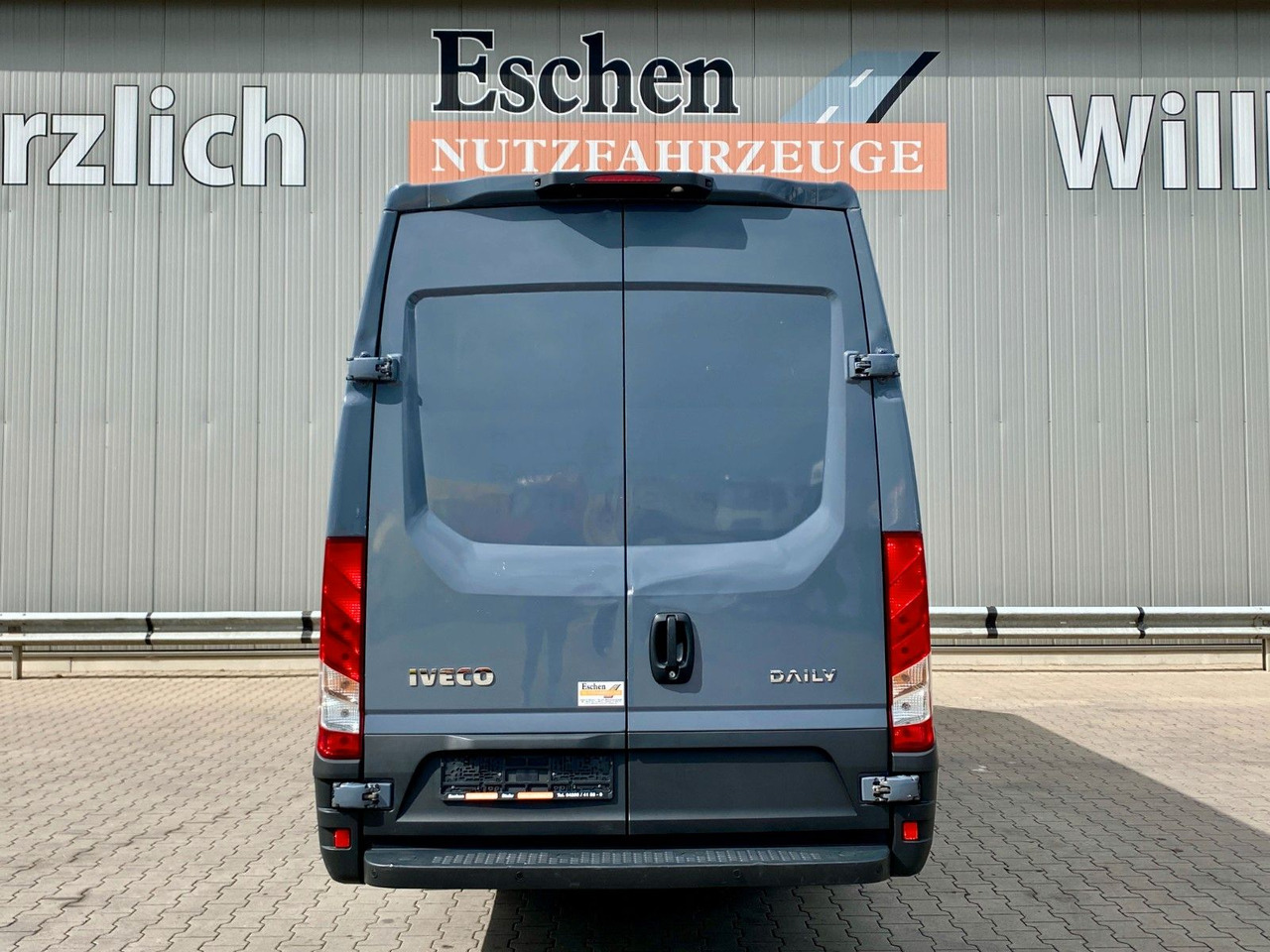 Iveco 35 S 16 Daily | Schiebetür*Kamera*Navi*AC*1.Hand - Пассажирский фургон: фото 4 Iveco 35 S 16 Daily | Schiebetür*Kamera*Navi*AC*1.Hand - Пассажирский фургон: фото 4