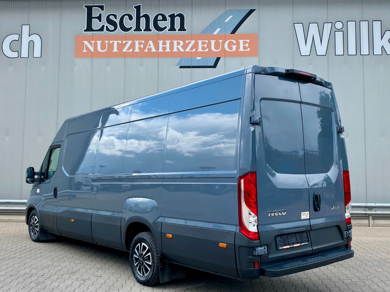 Iveco 35 S 16 Daily | Schiebetür*Kamera*Navi*AC*1.Hand - Пассажирский фургон: фото 3 Iveco 35 S 16 Daily | Schiebetür*Kamera*Navi*AC*1.Hand - Пассажирский фургон: фото 3