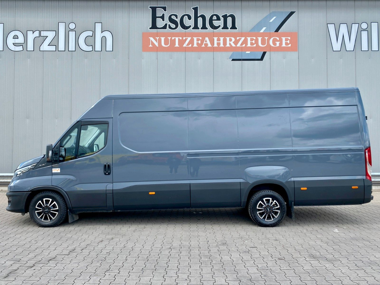Iveco 35 S 16 Daily | Schiebetür*Kamera*Navi*AC*1.Hand - Пассажирский фургон: фото 2 Iveco 35 S 16 Daily | Schiebetür*Kamera*Navi*AC*1.Hand - Пассажирский фургон: фото 2