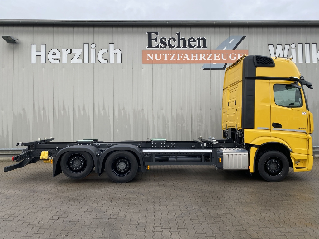 Mercedes-Benz 2542 L 6x2 Actros Giga-Space в лизинг Mercedes-Benz 2542 L 6x2 Actros Giga-Space: фото 6 Mercedes-Benz 2542 L 6x2 Actros Giga-Space в лизинг Mercedes-Benz 2542 L 6x2 Actros Giga-Space: фото 6