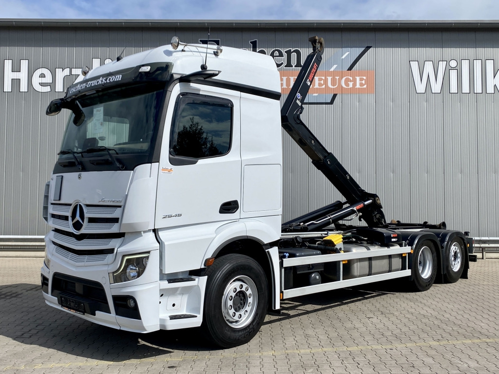 Mercedes-Benz 2545 L 6x2 Actros MP5 - Крюковой мультилифт: фото 1 Mercedes-Benz 2545 L 6x2 Actros MP5 - Крюковой мультилифт: фото 1