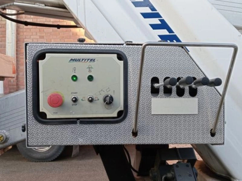 MULTITEL NISSAN NT 400 + HX 195 - Грузовик с подъемником: фото 4 MULTITEL NISSAN NT 400 + HX 195 - Грузовик с подъемником: фото 4