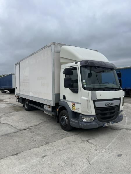 DAF LF 210 - Грузовик с закрытым кузовом: фото 1 DAF LF 210 - Грузовик с закрытым кузовом: фото 1