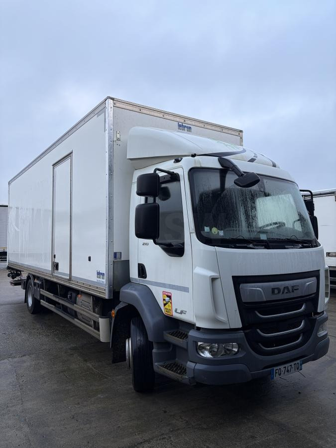 DAF LF 220 - Грузовик с закрытым кузовом: фото 1 DAF LF 220 - Грузовик с закрытым кузовом: фото 1